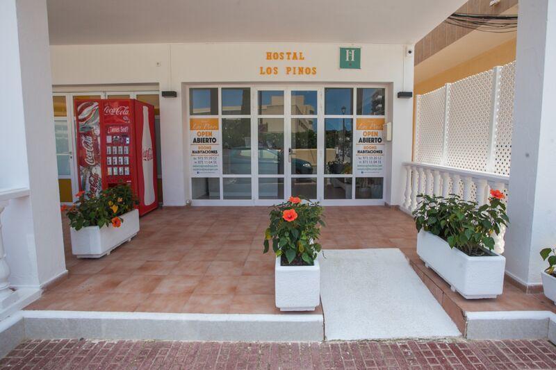 Hostal Los Pinos Es Cana Exterior foto